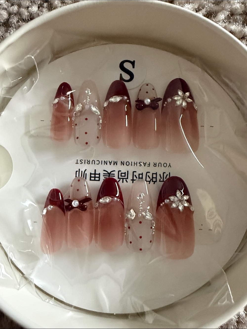 Press on nails